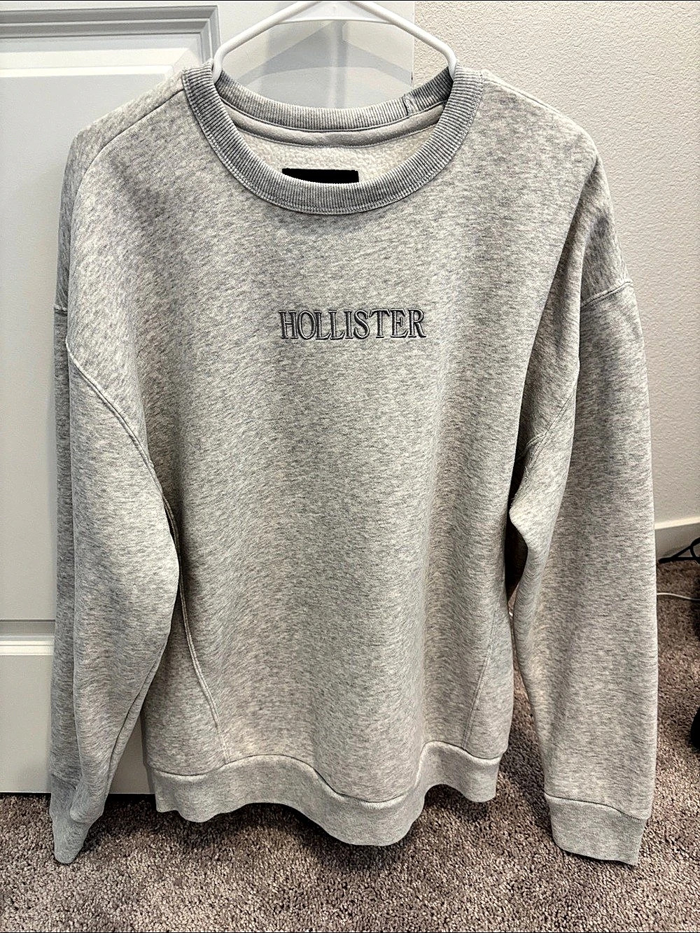 Hollister Crewneck - Size Large Like New